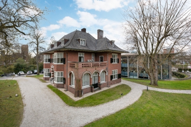 Verkocht villa's en businesscenter!